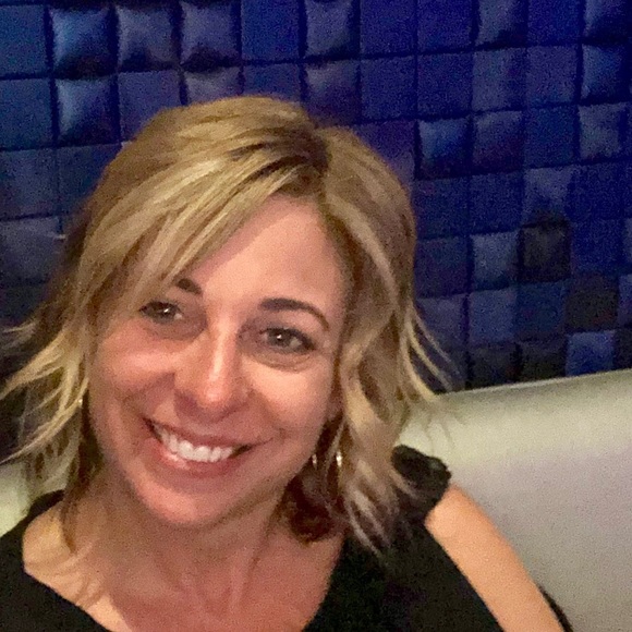 Meet your Posher, Kim - Picture 1 of 1